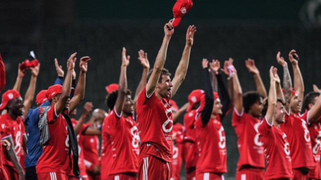 Байерн Мюнхен спечели осма поредна титла в Германия